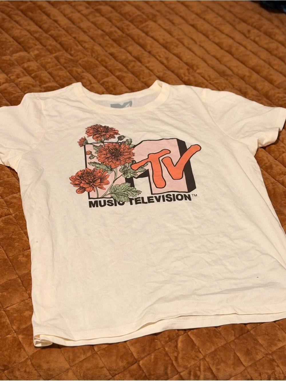 Women’s Graphic T-shirt with MTV logo